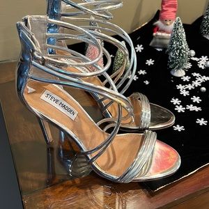 Steve madden silver high heels 👠 size 7.5